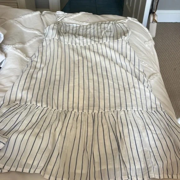 White pin striped dress - Picture 2 of 2